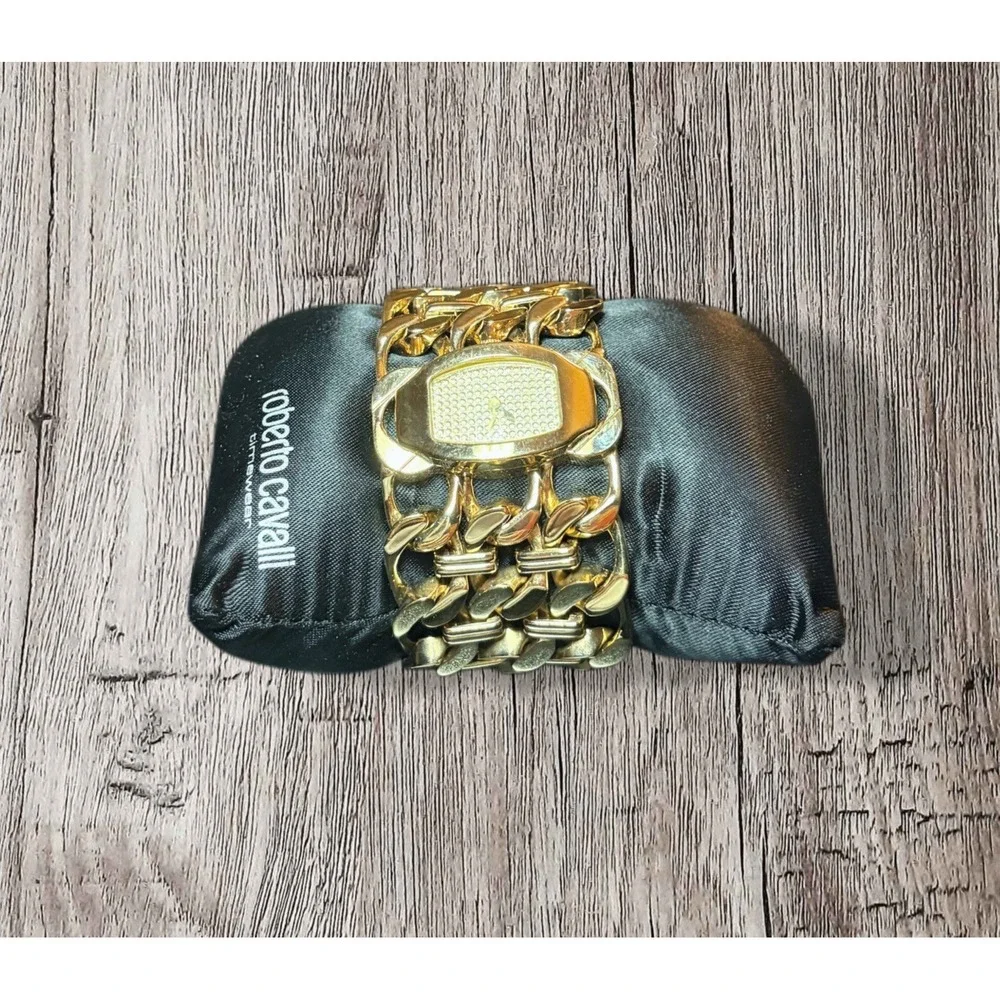 Roberto cavalli Watch With Distinctive Gold-plated Chain Link Bracelet W/box